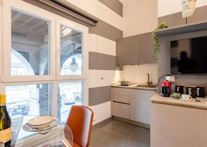 Giannini House Next To Aquarium - Happy *