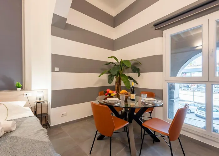 Giannini House Next To Aquarium - Happy Lejlighed Genova