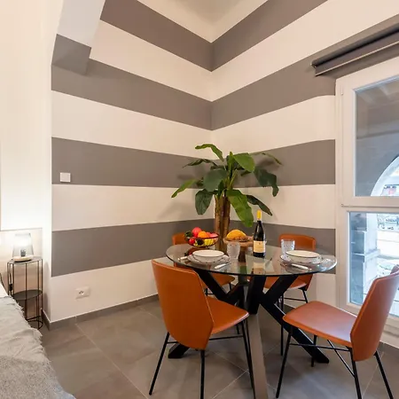Giannini House Next To Aquarium - Happy Apartment Genua